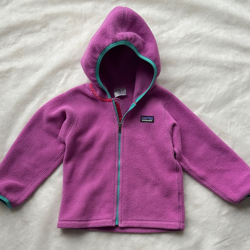 Patagonia Kids Synchilla Magenta/purple 3T Fleece Hoodie. Great condition